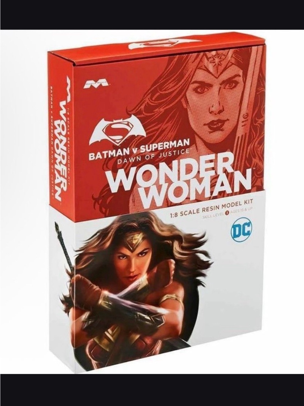 DC Wonder Woman Statue Boxed Artwork - Red and White